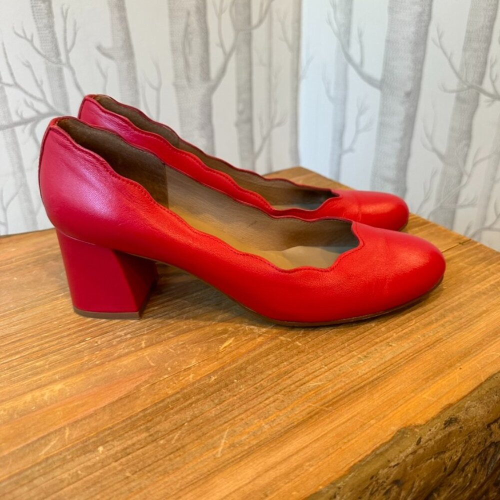 French Sole FS/NY Women’s Wave Red Scalloped Block Heel Size 7.5
